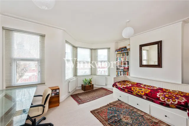 Woodside Gardens, London, N17, photo 1