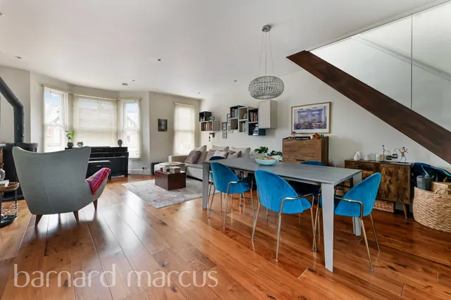 Upper Richmond Road West, London, SW14, photo 3