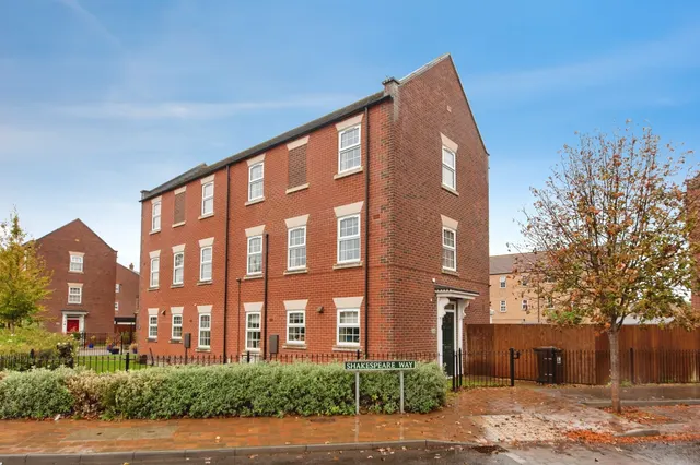 Shakespeare Way, Spalding, PE11, photo 1