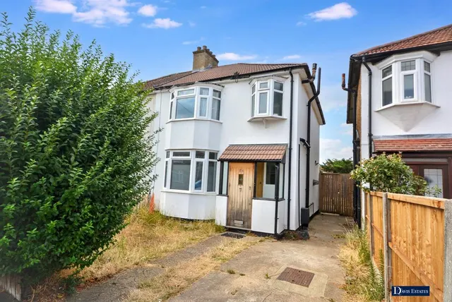 Weald Way, Romford, RM7, photo 1