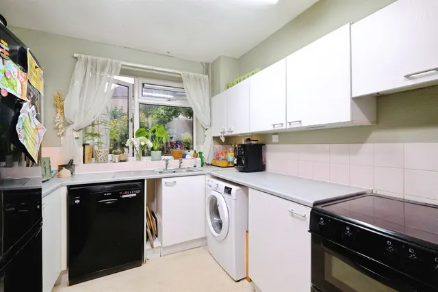 Bridget Drive, Chepstow, NP16, photo 3