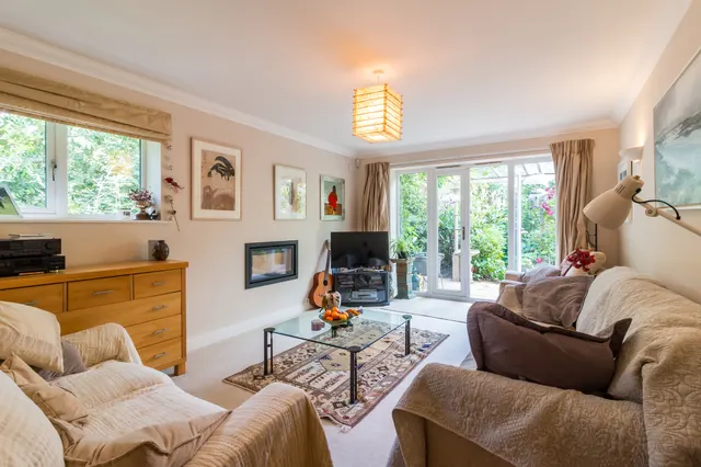Photo 3 — 15a Park Lane, Alderholt, Fordingbridge, Fordingbridge, SP6 3AJ