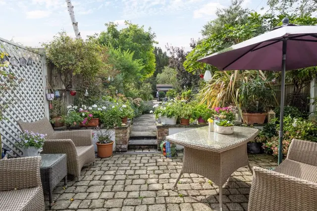Photo 2 — School Walk, Sunbury-On-Thames TW16 6RB
