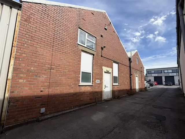 Photo 2 — 302 & 303, Central Park Trading Estate, Petherton Road, Hengrove, Bristol, BS14 9BZ
