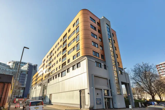 702 Sesame Apartments, 4 Holman Road, London, photo 1