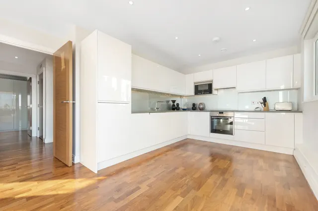 Photo 3 — 702 Sesame Apartments, 4 Holman Road, London