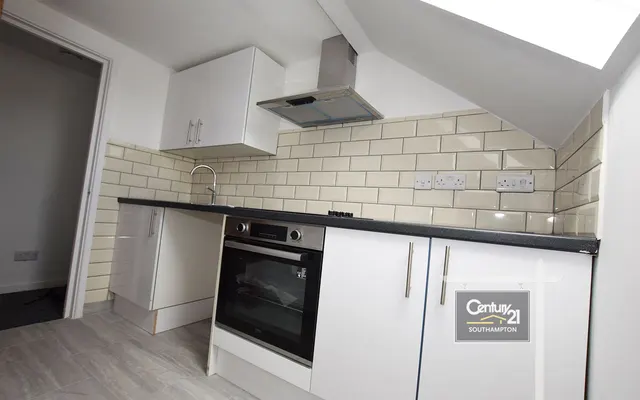 St Denys Road, Southampton, SO17, photo 1