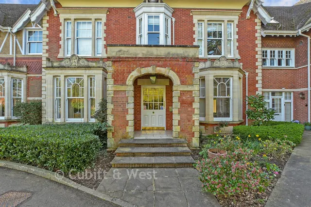 Massetts Road, Horley, RH6, photo 2