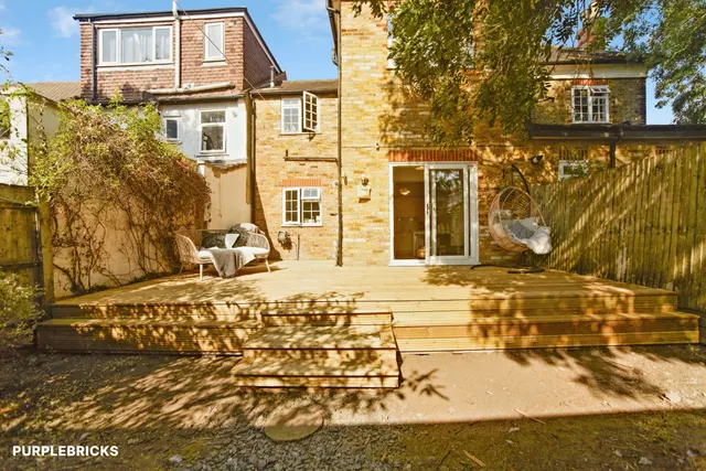 Graham Avenue, Mitcham, CR4, photo 1