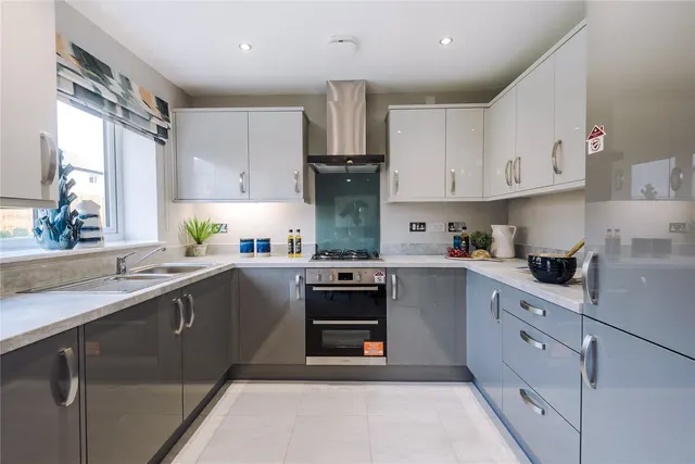 Standen Hall Drive, Burnley, BB10, photo 1