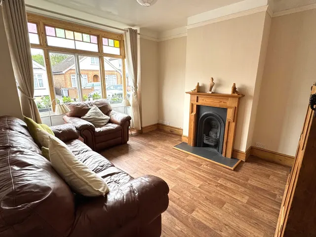 Hythe Park Road, Surrey Egham, TW20, photo 2