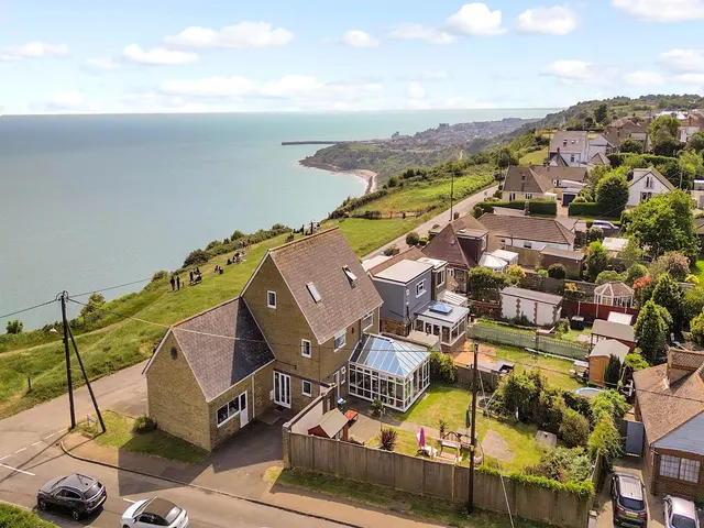 Old Dover Road, Capel-Le-Ferne, photo 1