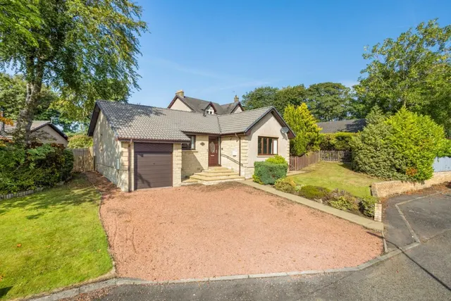 Woodlands Grove, Armadale, EH48, photo 1