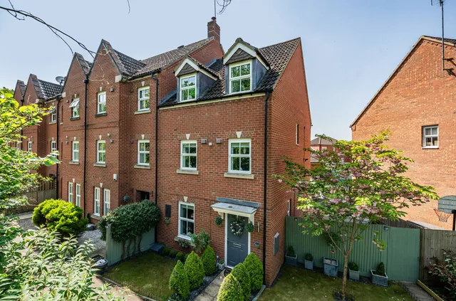 Victoria Walk, Wokingham, RG40, photo 1