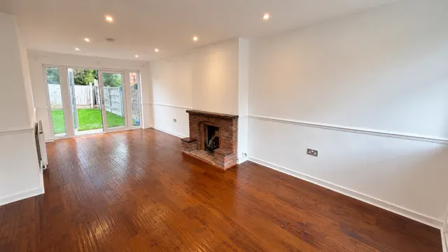 Hampshire Road, RM11, photo 2