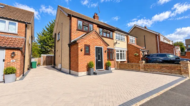 Hampshire Road, RM11, photo 1