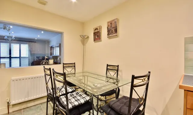 Parkers Lane, Ashtead, KT21, photo 3