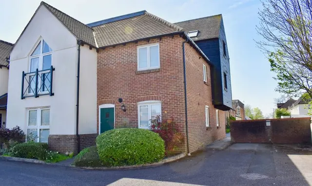 Parkers Lane, Ashtead, KT21, photo 1
