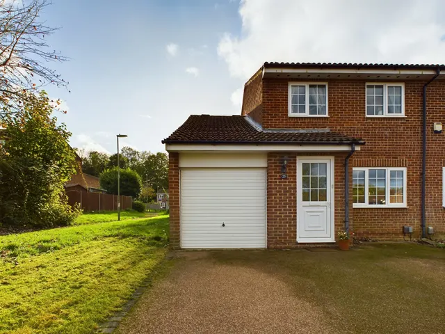 Ellington Drive, Basingstoke, RG22, photo 1