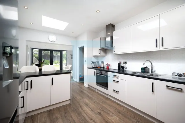 Tithe Close, Mill Hill, NW7, photo 2