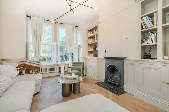 Photo 3 — Beaumont Avenue, Richmond, TW9