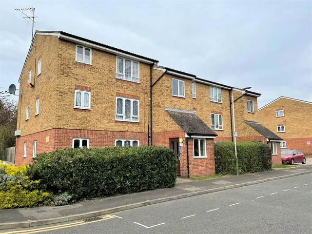 Frazer Close, Romford, photo 1