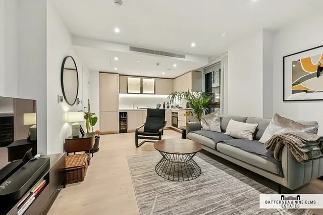 Prince of Wales Drive, SW11, photo 1