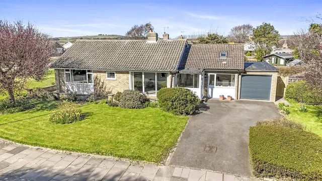 Fernhurst Drive, Goring-By-Sea, Worthing, photo 1