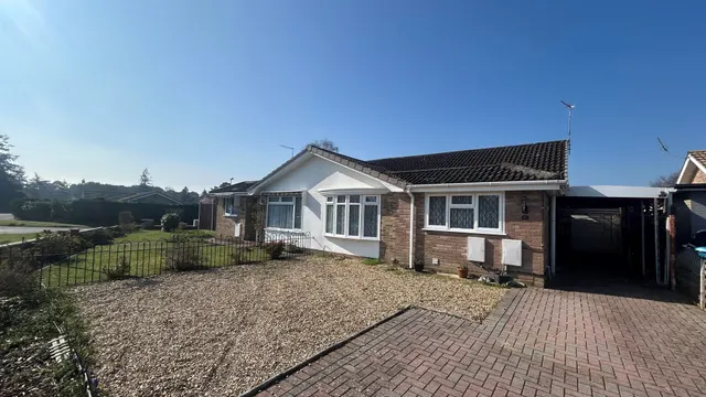Heathfield Road, West Moors, Ferndown, photo 1