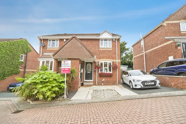 Fern Lea View, Stanningley, Pudsey, photo 1