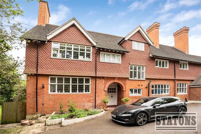 Totteridge Lane, Totteridge, London, N20 8NS, photo 1