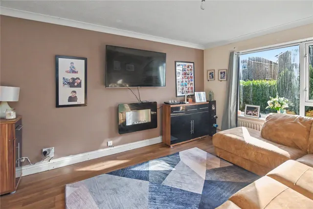 Silverdale Avenue, Guiseley, LS20, photo 2