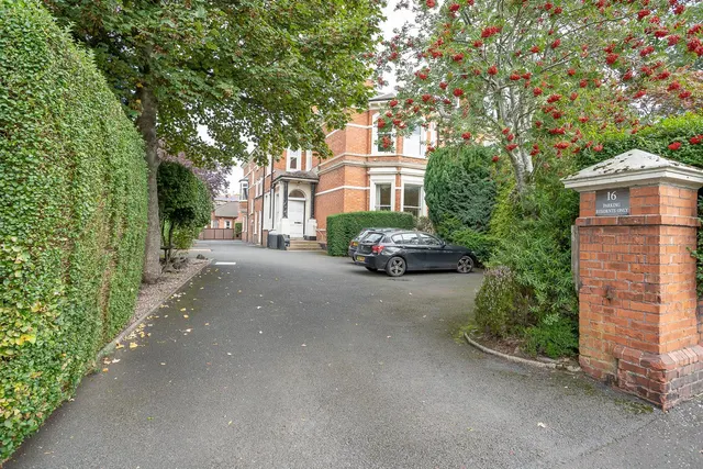 Derryvolgie Avenue, Belfast, BT9, photo 1