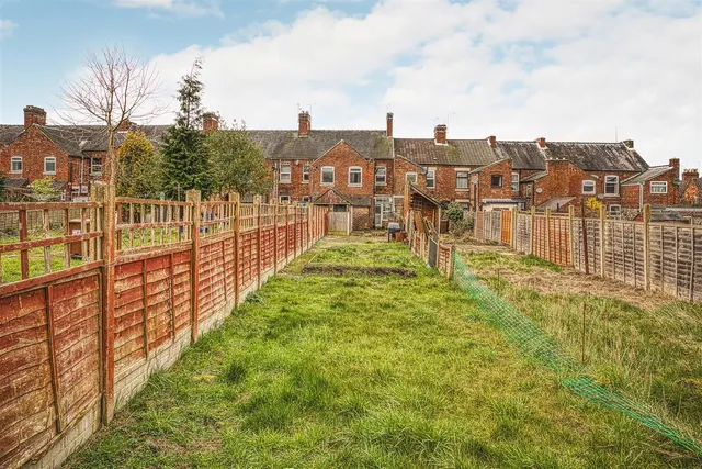 Woods Lane, Burton-On-Trent, photo 2