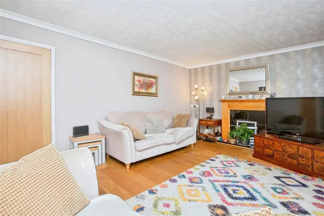 Gurney Crescent, Littlethorpe, LE19, photo 2