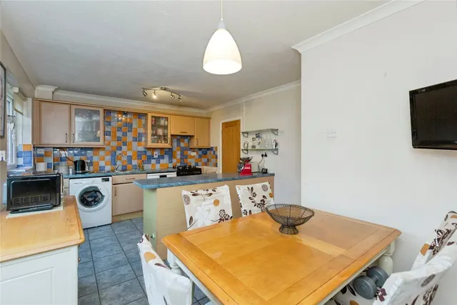 Gurney Crescent, Littlethorpe, LE19, photo 3