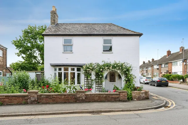 Whytefield Road, Ramsey, PE26, photo 1
