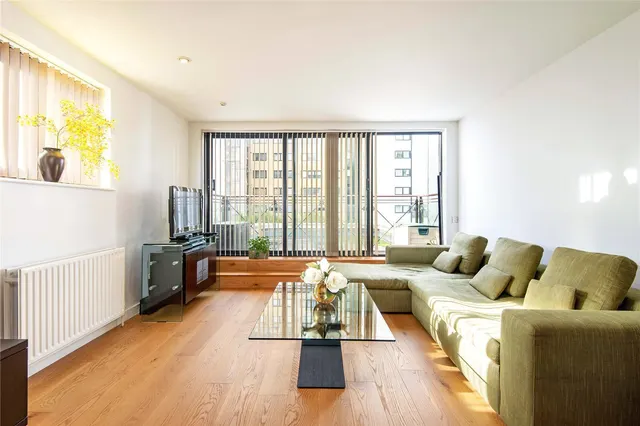 Westferry Road, London, E14, photo 1