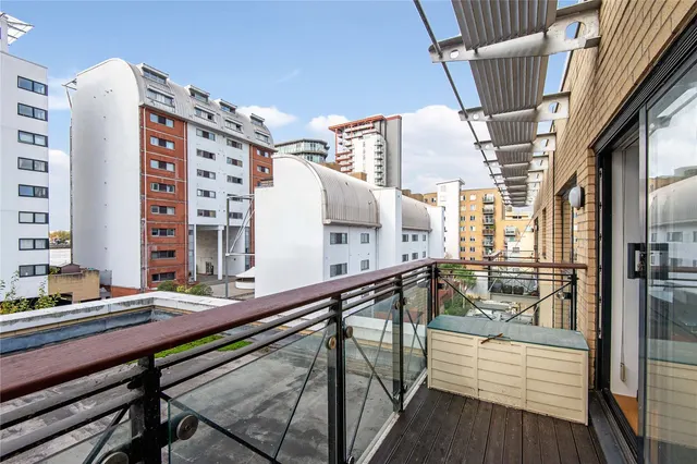 Westferry Road, London, E14, photo 3