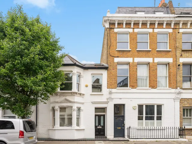 Blythe Road, London, W14, photo 1