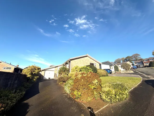 3 bedroom house, Ruthven Close, Eggbuckland, PL6