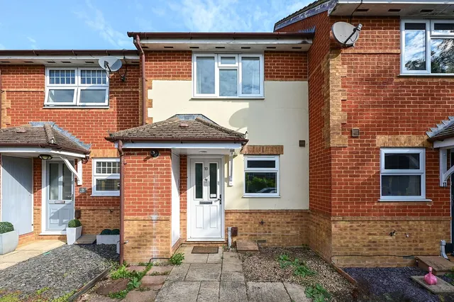 The Topiary, Farnborough, Hampshire, GU14 0RA, photo 1