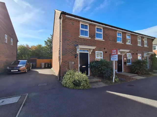 Warwick Close, Bourne, PE10, photo 1
