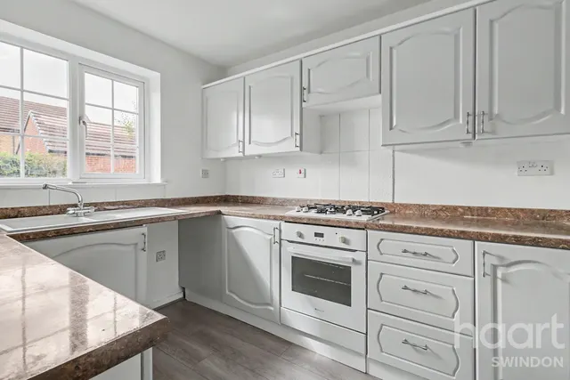 Webbs Wood, Swindon, SN5, photo 2
