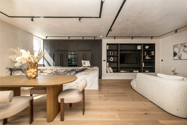 Russell Gardens Mews, Kensington, W14, photo 3
