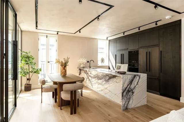 Russell Gardens Mews, Kensington, W14, photo 1