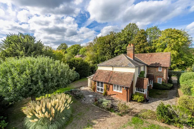 Tilburstow Hill Road, South Godstone, RH9, photo 2