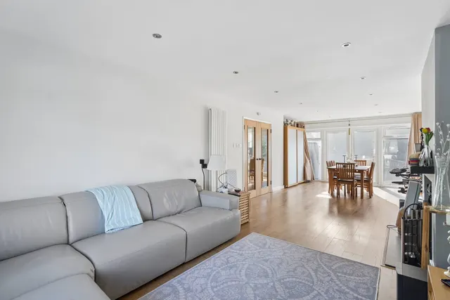 The Drive, Northwood, HA6, photo 2