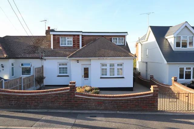 Mount Avenue, Rayleigh, SS6, photo 1