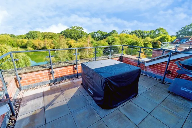 Minchin Acres, Hedge End, SO30, photo 1